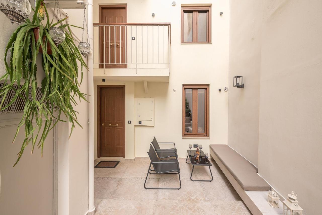 אתונה Apollonos 28 Luxury Suites מראה חיצוני תמונה